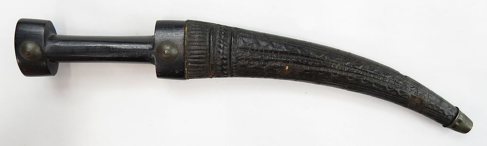 Lot 82: A KURDISH KHANJAR DAGGER