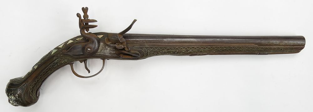 Lot 88: A SYRIAN FLINTLOCK PISTOL