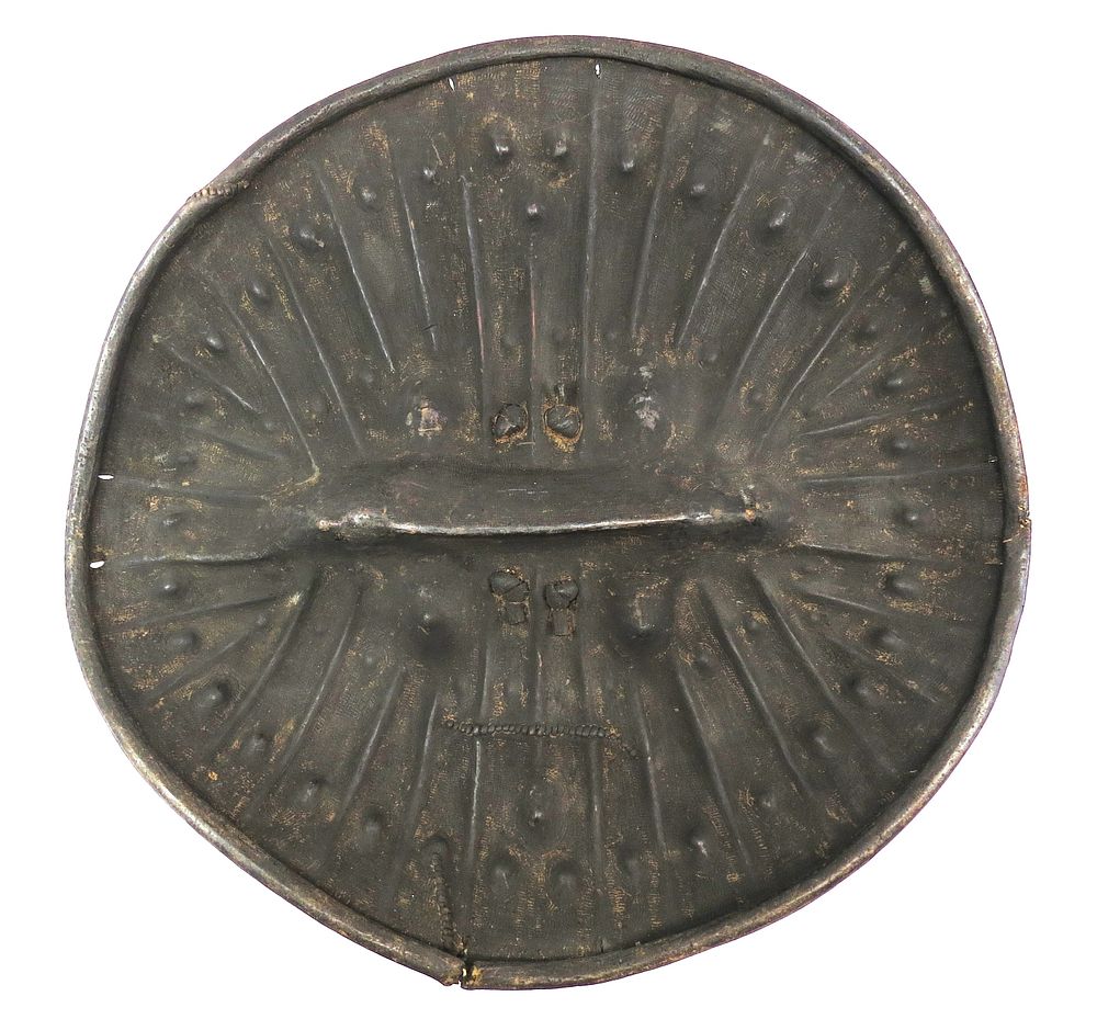 Lot 101: A RARE AFRICAN SHIELD