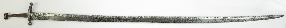 Lot 102: A RARE KHAZAR SABER SWORD