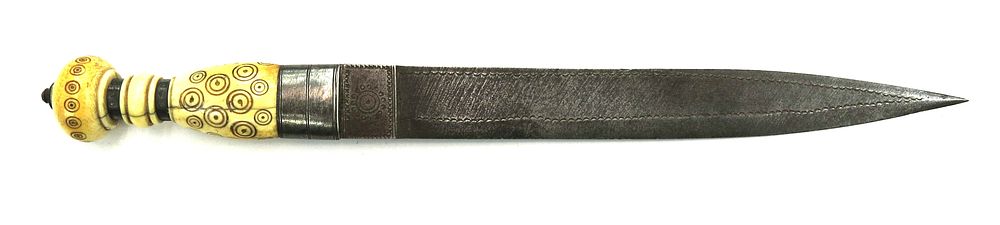 Lot 103: A RARE NORTH AFRICAN DAGGER
