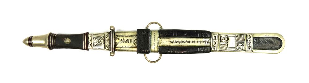 Lot 111: A TUAREG DAGGER