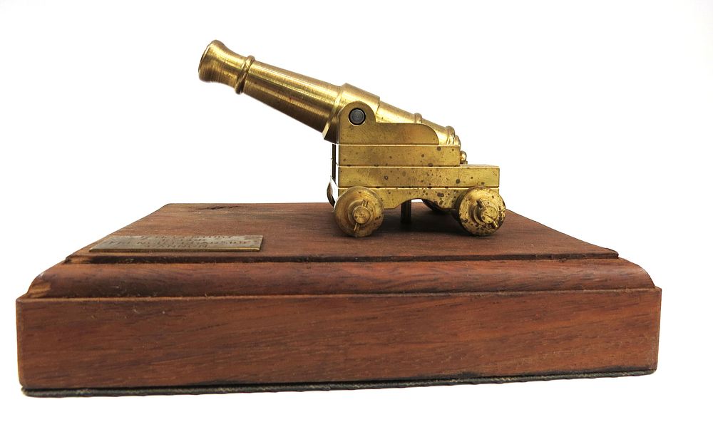 Lot 135: A BLACK POWDER CANNON