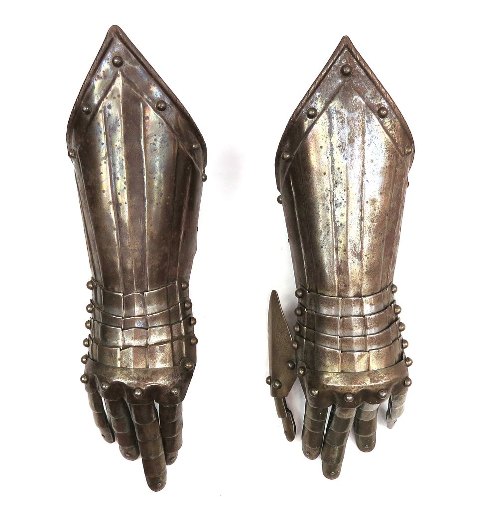 Lot 173: A PAIR OF VICTORIAN-ERA ARMOR GAUNTLETS
