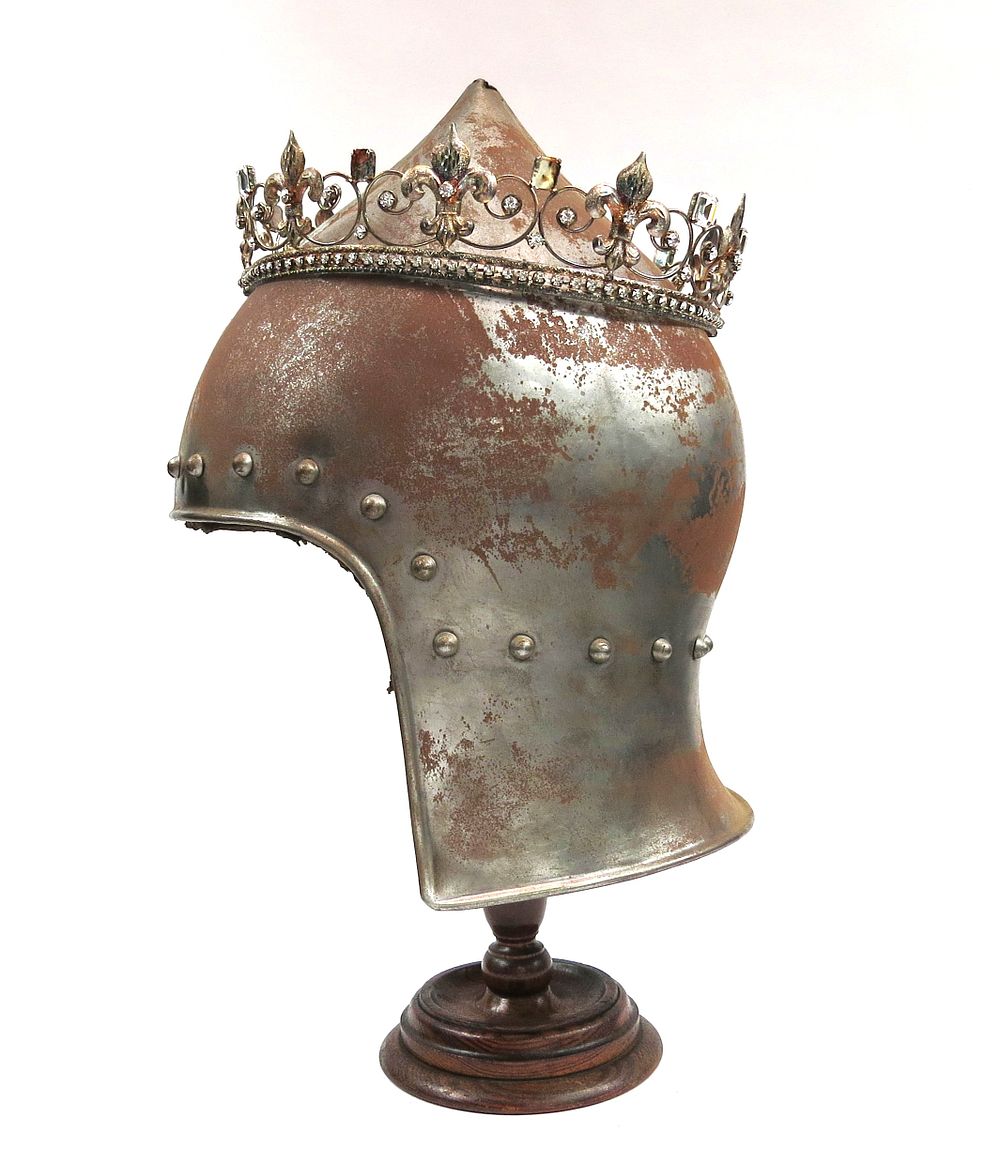 Lot 180: A VICTORIAN-ERA KINGS BASCINET HELMET