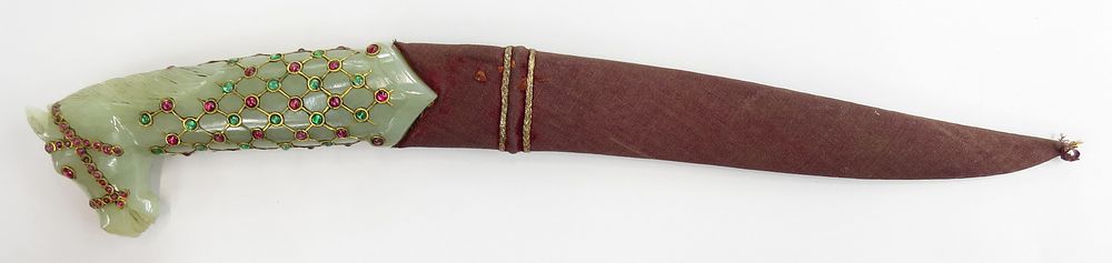 Lot 235: AN INDIAN STONE-HILTED KHANJAR DAGGER