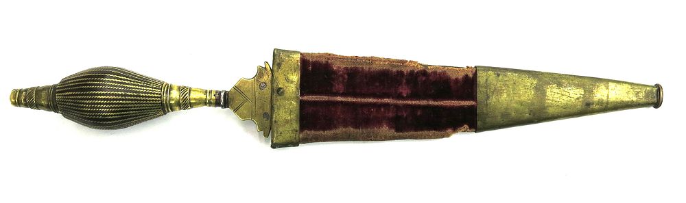 Lot 250: A RARE SPANISH PLUG BAYONET DAGGER