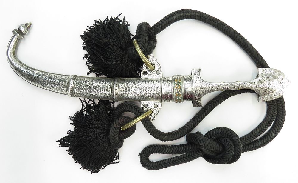 Lot 259: A MOROCCAN KUMYA DAGGER