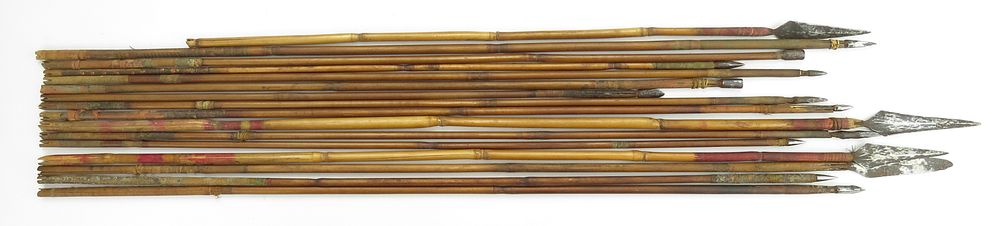 Lot 292: SIXTEEN (16) MUGHAL ARROWS