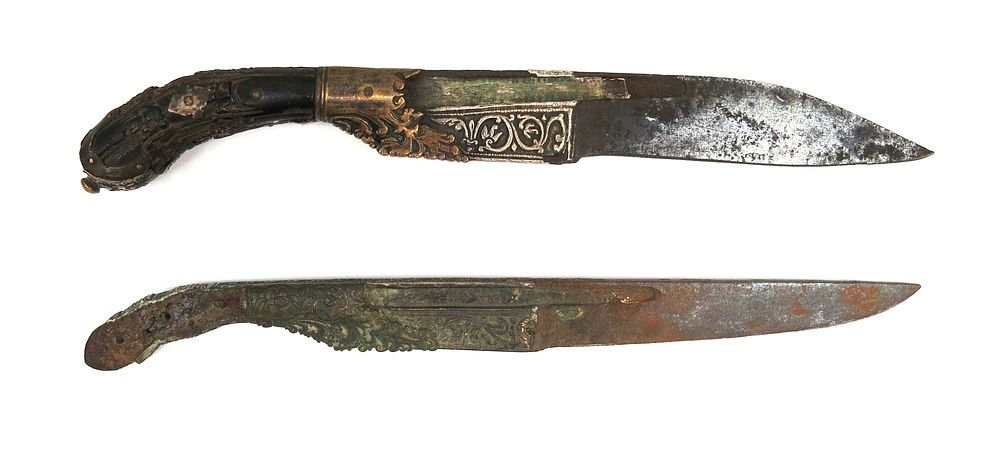Lot 320: TWO SRI LANKA PIHA KAETTA KNIVES