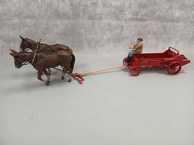 McCormick Deering 200-H Diecast Manure Spreader. Includes man with 2 horses, Horse Harness needs 