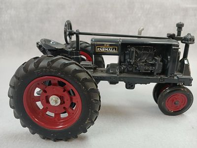 Farmall F-20 Die Cast Toy Tractor. 1/16th Scale