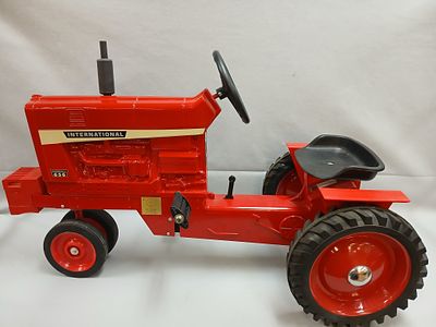 International Farmall 656 Die Cast Pedal Tractor. 2017 Iowa Red Power round-up Serial No-631