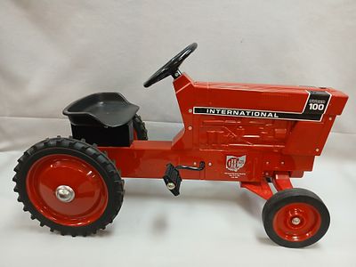 Hydro 100 International Die Cast Pedal Tractor. Wide front