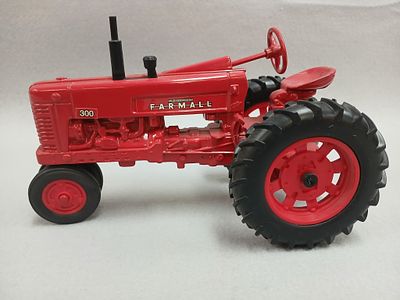 McCormick Farmall 300 Diecast Toy Tractor. 1/16th Scale