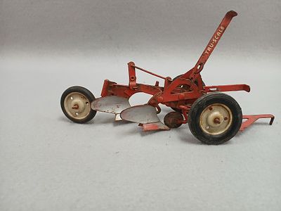 Die Cast Tru-Scale One Bottom Plow Toy. Has some surface rust