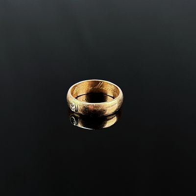 Diamond ring, 750/18k yellow gold (tested), total weight 5.57g, diamond around 0.05ct 