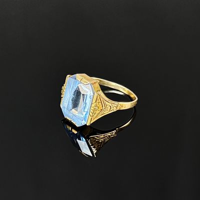 Antique ring, 585/14k yellow gold (hallmarked), total weight 4.79g, light blue gemstone, ring 