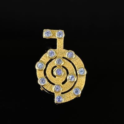 Design pendant, 750/18k yellow gold (hallmarked), total weight 9.29g, set with a total of 13 