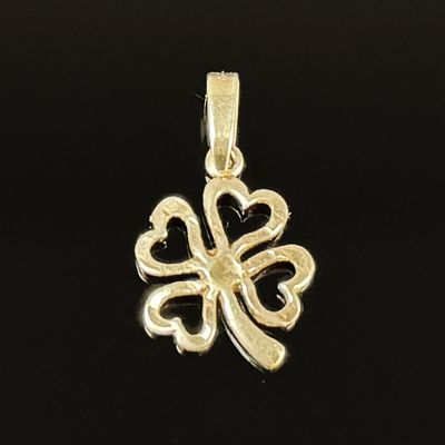 Shamrock pendant, 333/8k yellow gold (hallmarked), total weight 0.63g, length approx. 2cm