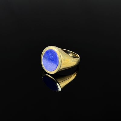 Lapis lazuli ring, 585/14k yellow gold (hallmarked), total weight 9.6g, flat lapis lazuli plate 