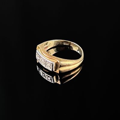 Diamant Ring, 585/14K Rot- und Wei&szlig;gold (punziert), Gesamtgewicht 2,89g, besetzt mit 3 kleinen Diam