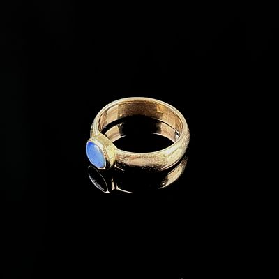 Opal Ring, 333/8K Gelbgold (punziert), Gesamtgewicht 4,86g, Ringschiene besetzt mit kleinem ovalem. 