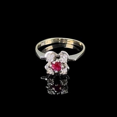 Rubin Diamant Ring, 585/14K Wei&szlig;gold (punziert), Gesamtgewicht 3,1g, Ringgr&ouml;&szlig;e 52 *4617/5655/003(in