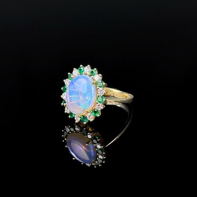 Opal Ring, 750/18K Gelbgold (punziert), Gesamtgewicht 4,7g, ovaler Vollopal (Durchmesser ca. 12mm),