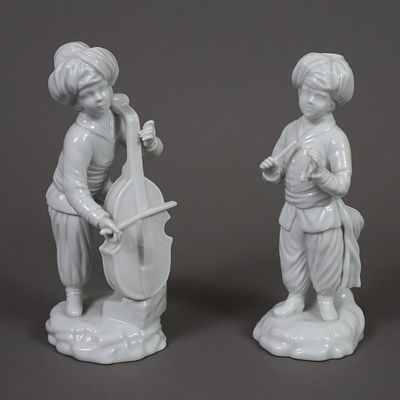 Two musicians from the Turkish Chapel - Triangle and Gambe, Hoechst, white porcelain, glazed 