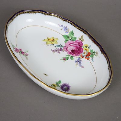 Serving dish - Meissen, porcelain, "New Cut" shape, polychrome floral painting with insects 