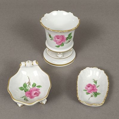 Collection "Red Rose" - Meissen, 20th century, porcelain, floral "Red Rose" decor, gold rims 