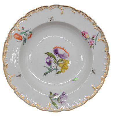 Suppenteller. rund, gewellter Goldrand, Rand und Spiegel mit bunter Blumen- und Insektenbemalung 