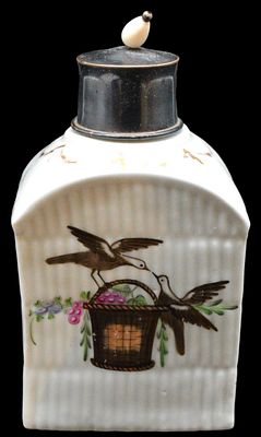 Teedose. Wandung mit V&ouml;geln und Blumenranken bemalt, Deckel 925er Silber, H 13 cm