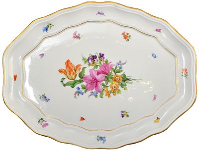 Platte. gewellter Goldrand, leichter Goldabrieb, Spiegel mit Insekten und Bl&uuml;ten bunt verziert 