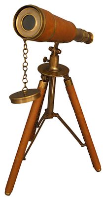 Kleines Standfernrohr. Stativ und Fernrohr, Messing mit Lederummantelung, H 33 cm