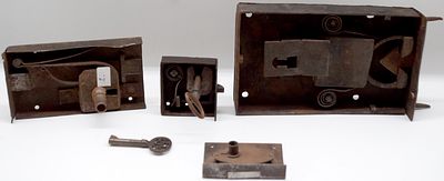 Konvolut vier alte Schl&ouml;sser. in verschiedensten Ausf&uuml;hrungen, 19.Jh.