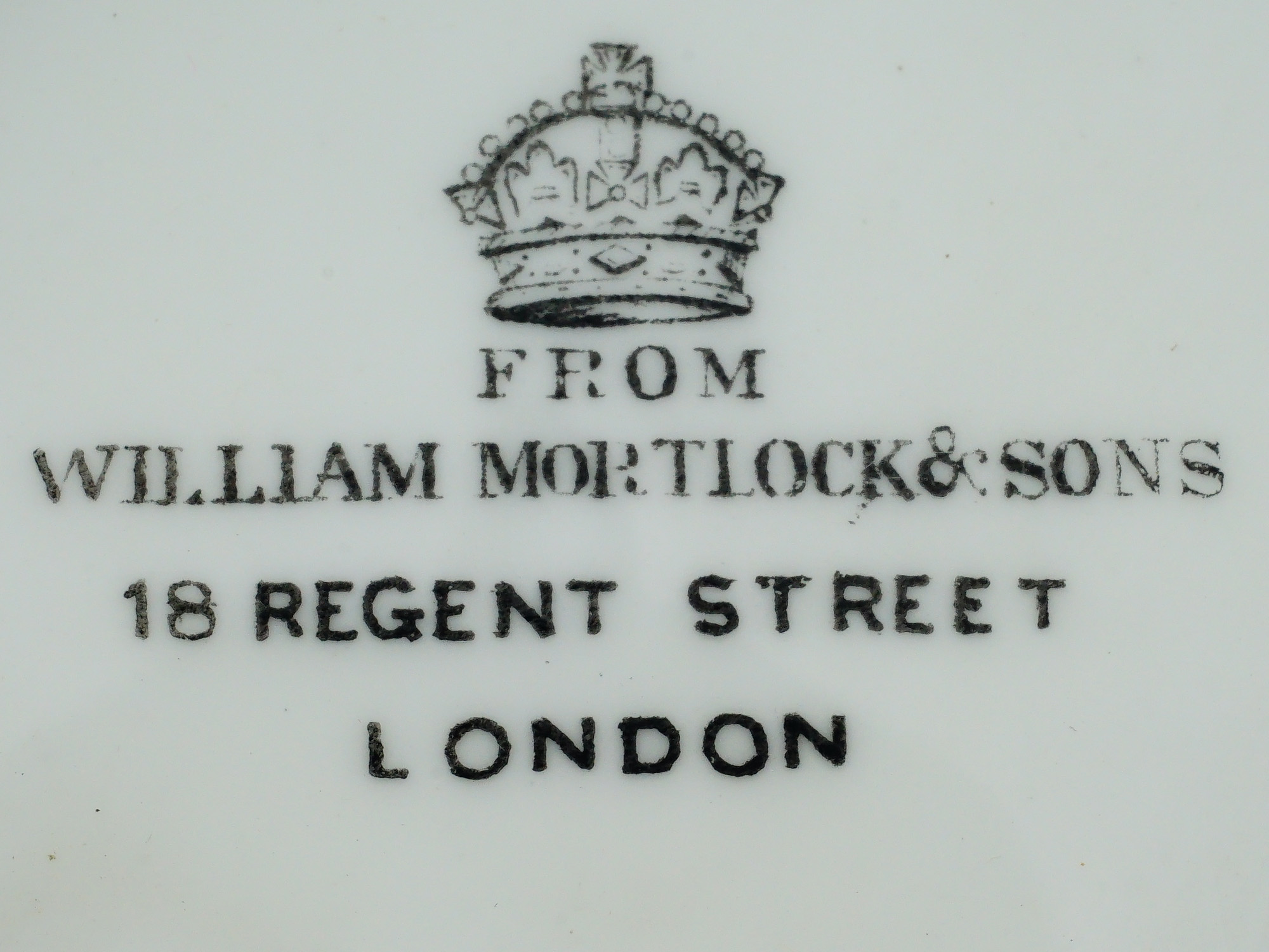 PAIR OF WILLIAM MORTLOCK PORCELAIN BIRD PLATES