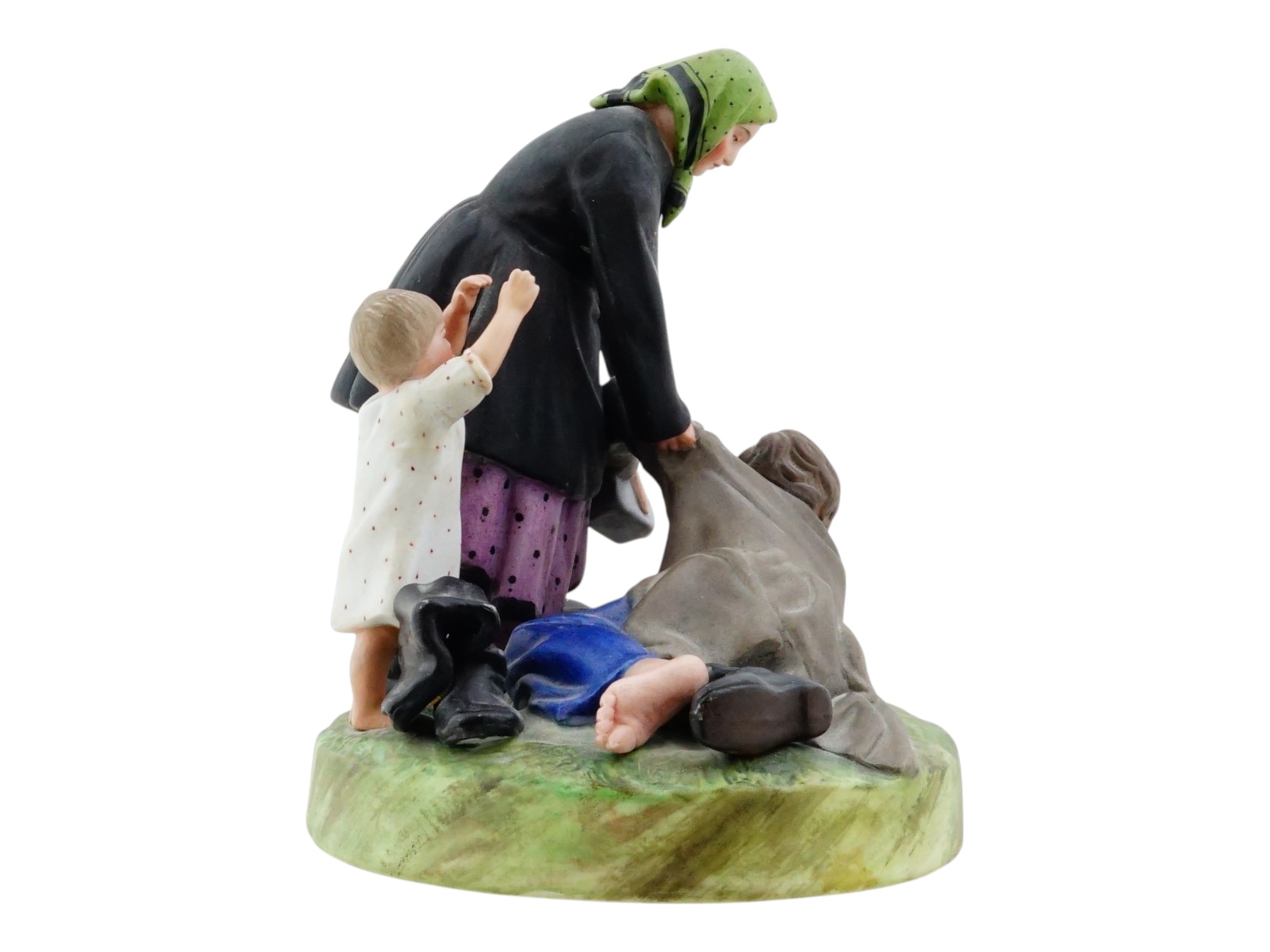GARDNER IMPERIAL RUSSIAN PORCELAIN FIGURE PEASANT FAMILY