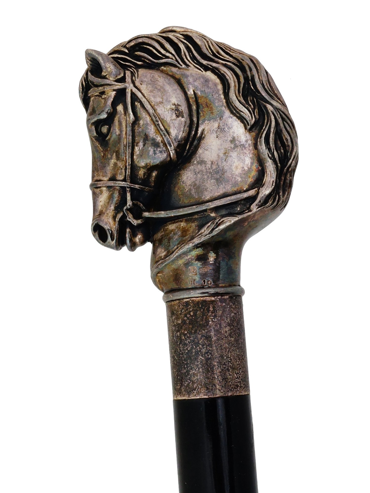 WALKING CANE WITH A STERLING SILVER HORSE HEAD HANDLE