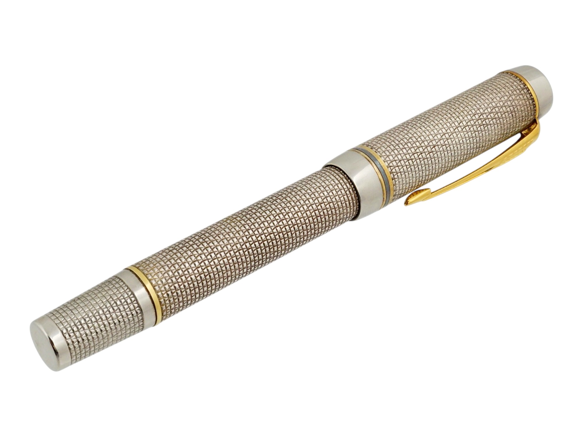 PARKER DUOFOLD SILVER PLATED CISELÉ PATTERN FOUNTAIN PEN