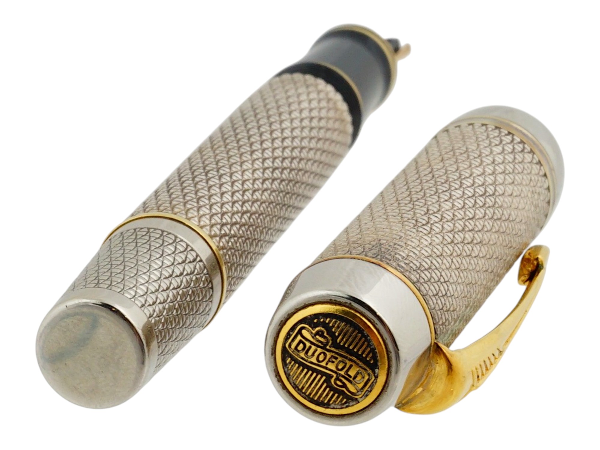 PARKER DUOFOLD SILVER PLATED CISELÉ PATTERN FOUNTAIN PEN