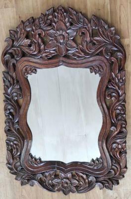 Mirror, wooden frame with moldings. 76x50 cm