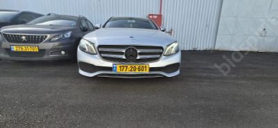 מרצדס בנץ E200 מודל 2017. 65,627 ק"מ, יד שנייה
צבע: כסוף, מנוע: בנזין, הנעה: 4x2, מפתח: יש.