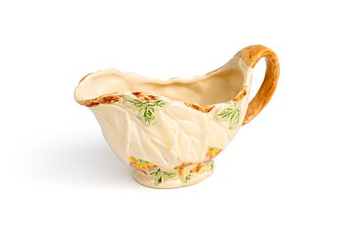 Соусник из сервиза &laquo;Бук&raquo;. Англия, Brentleich Ware, 1920-1930-е гг. 
Керамика, роспись; лепка. 