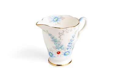 Молочник с цветочной росписью в стиле ар-деко. Англия, Royal Stafford, 1950-е гг. 
Костяной 