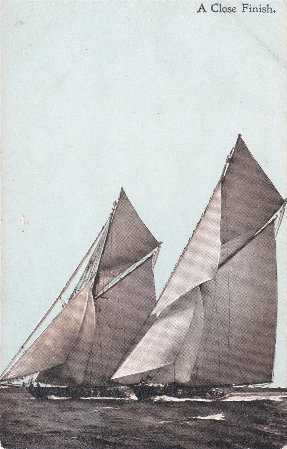 Почтовая карточка "Упорная борьба на финише". Великобритания: McCaw Stevenson, 1904. Серия №40 