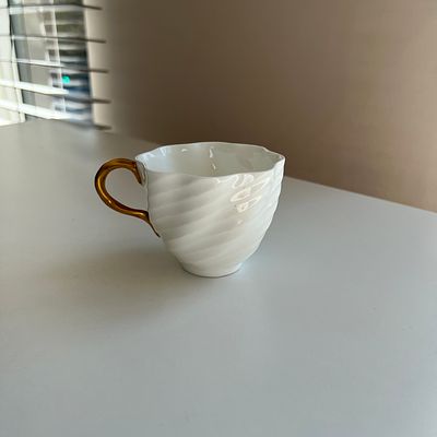 [без резерва] Антикварная чайная чашка. Англия, Coalport, 1883-1885 гг. 
Фарфор, позолота. 