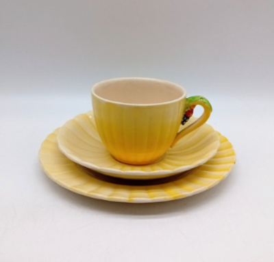Винтажное чайное трио . Англия: Brentleigh Ware, 1950-е гг. 
Керамика, роспись. 
Высота чашки 6 