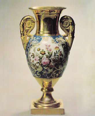 Русский фарфор: Частные заводы / В.А. Попов. Л.: Художник РСФСР, 1980. 
316 с., ил. 30,5 х 24,3 